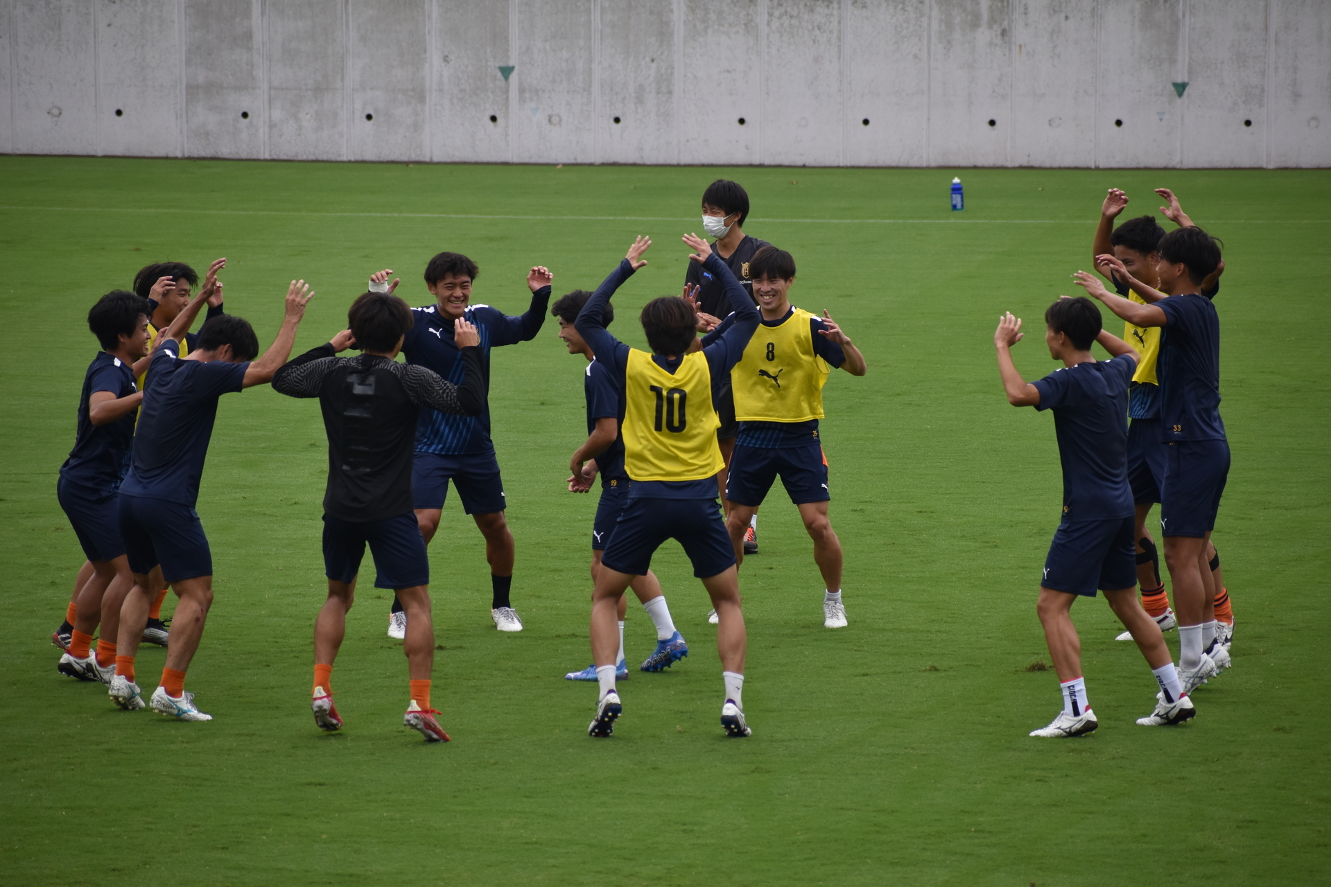 21 9 11 2 関東大学サッカー1部 法政大対立正大 通勤準急スタジアム行き３