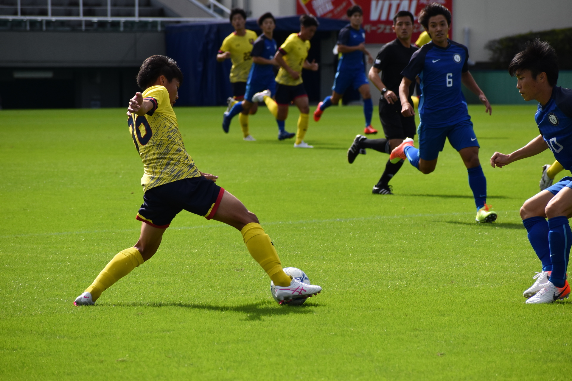 10 24 1 関東大学サッカー 慶応大対桐蔭横浜大 通勤準急スタジアム行き３