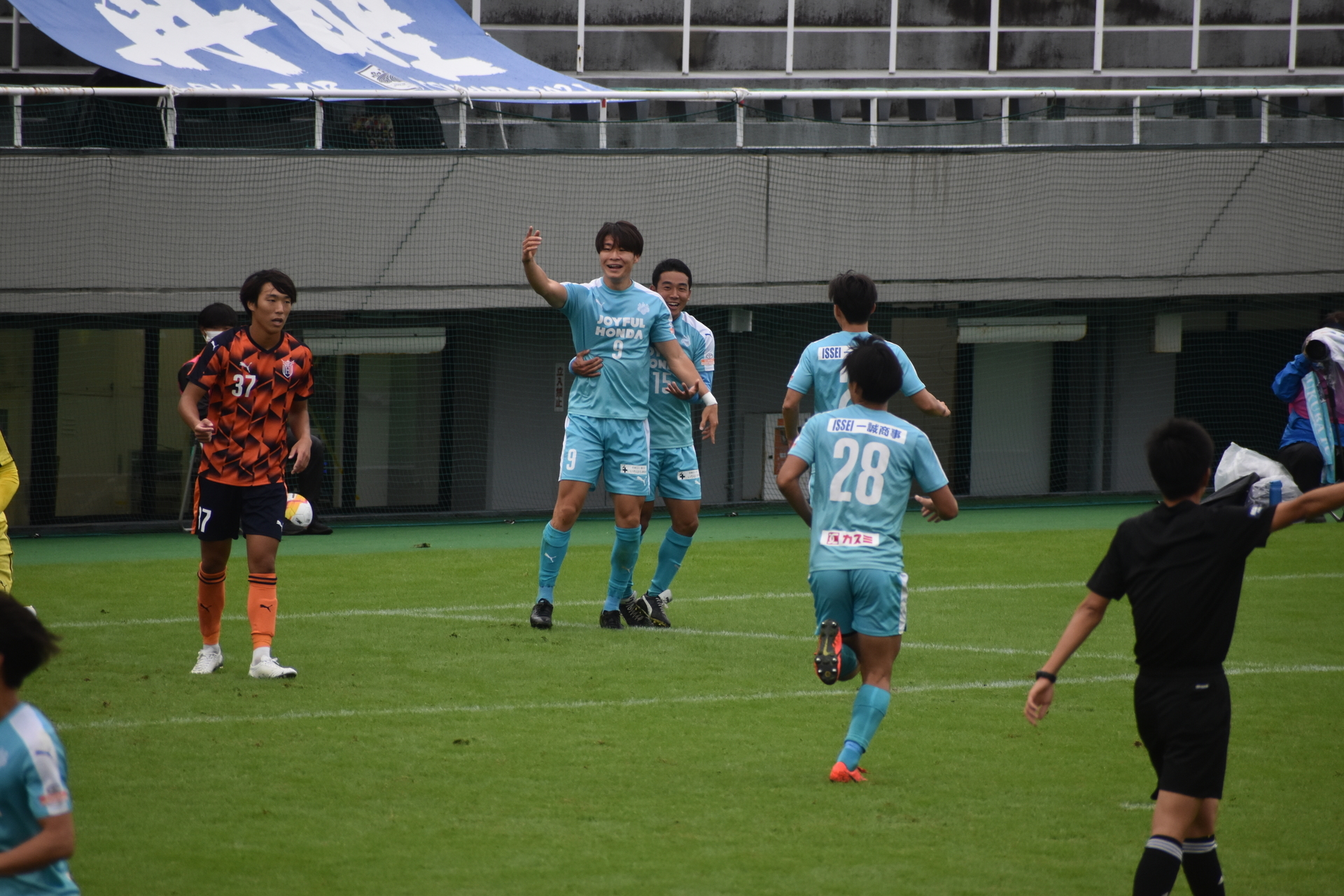 21 10 17 関東大学サッカー 法政大対筑波大 通勤準急スタジアム行き３