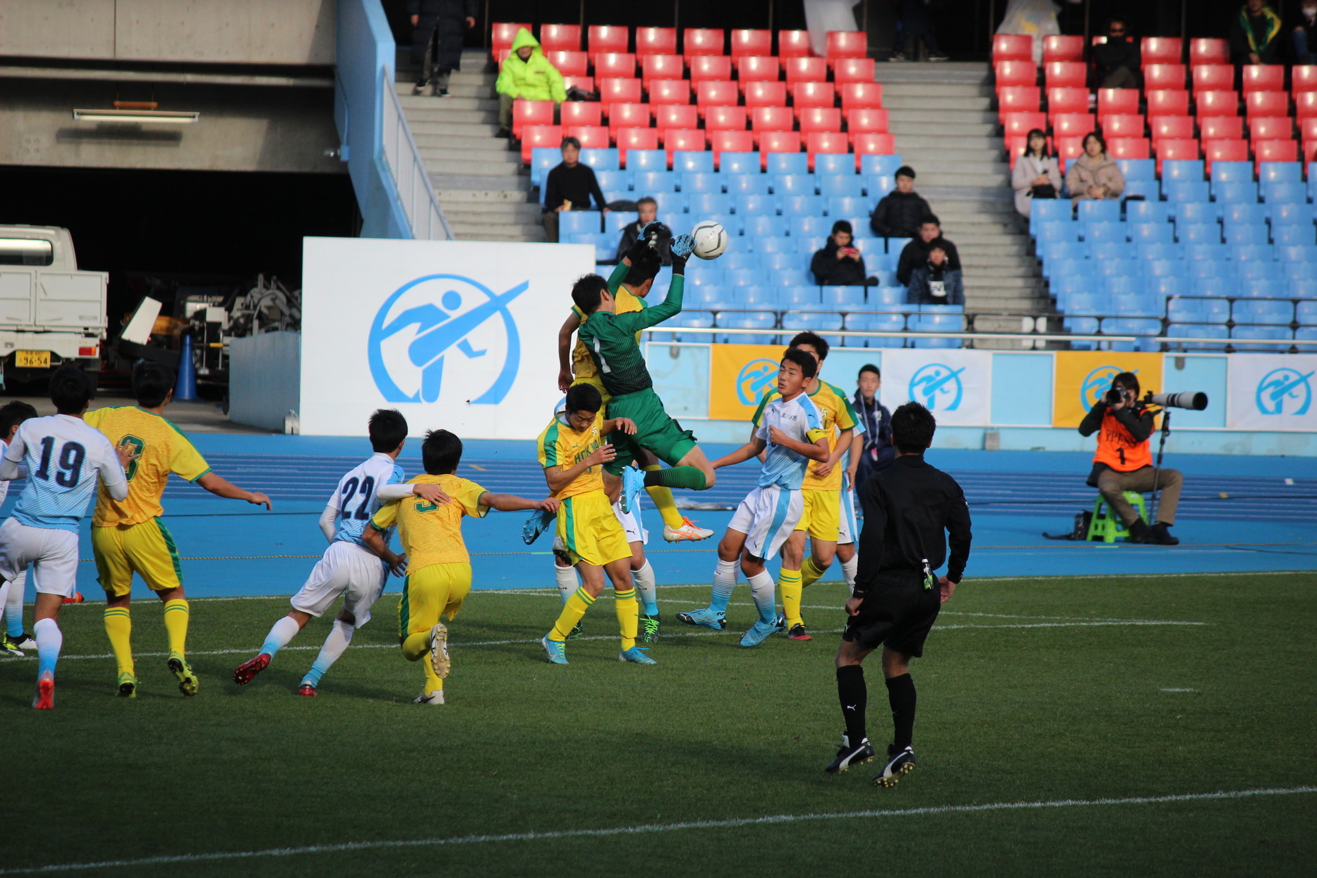 北海道の高校サッカー 通勤準急スタジアム行き３